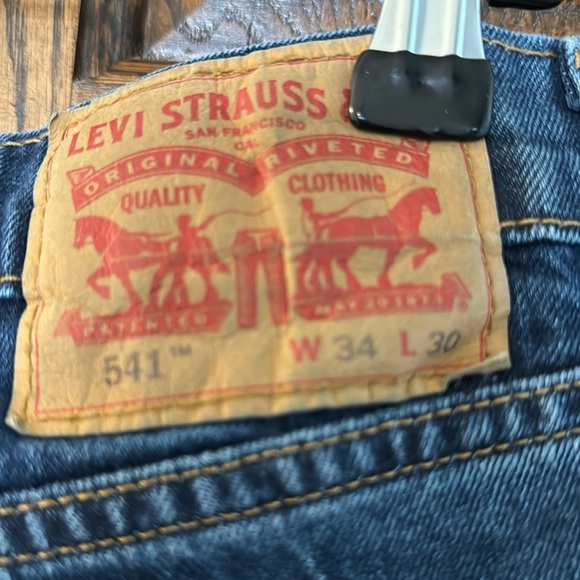 EUC! Men’s Levi’s 541 jeans, Size W34 L30 - Picture 3 of 3